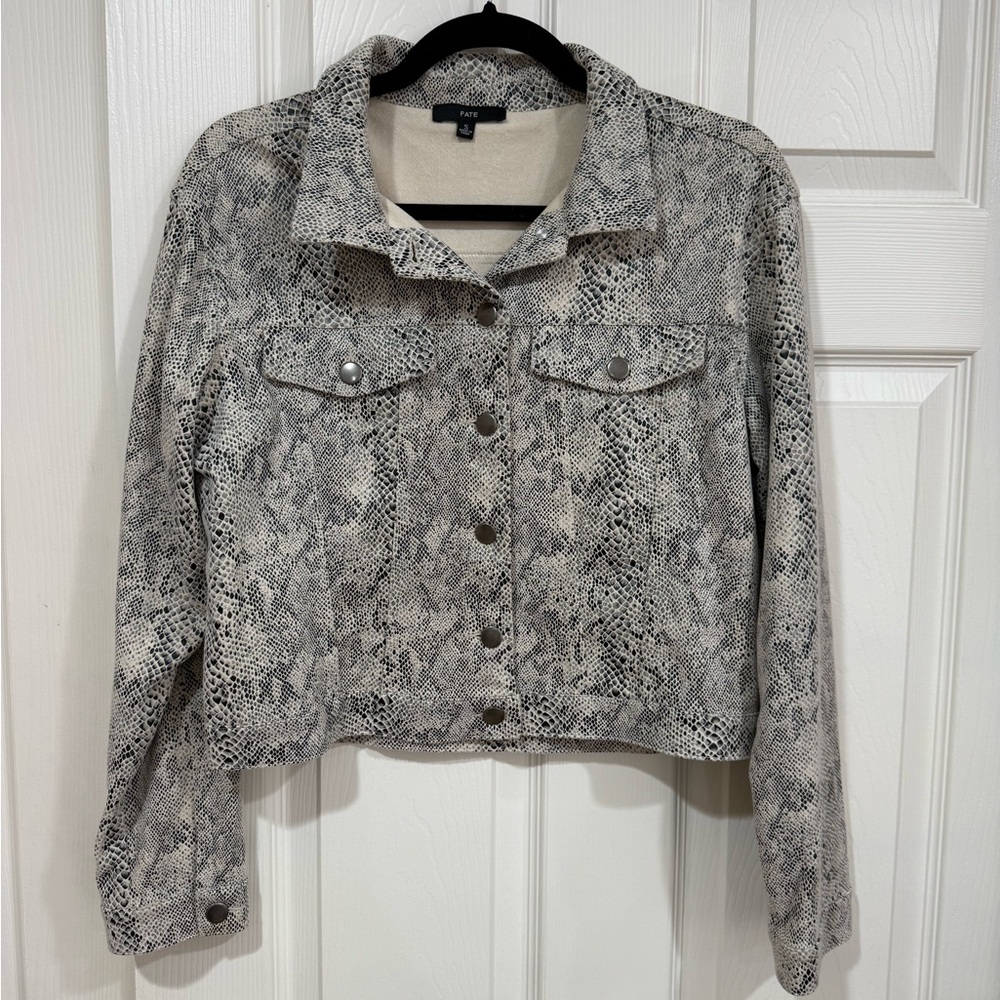 S Fate Snake Print Cropped Trucker Jacket